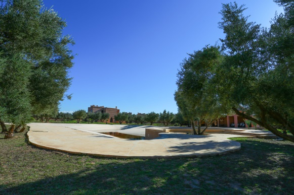 فندق 4 نجوم 68 مفتاحا / زاوية بن ساسي/ مراكش