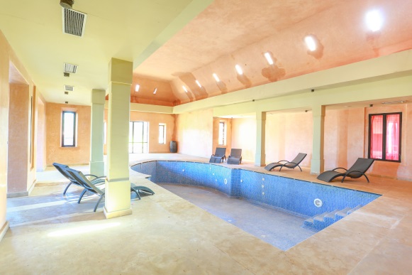 فندق 4 نجوم 68 مفتاحا / زاوية بن ساسي/ مراكش