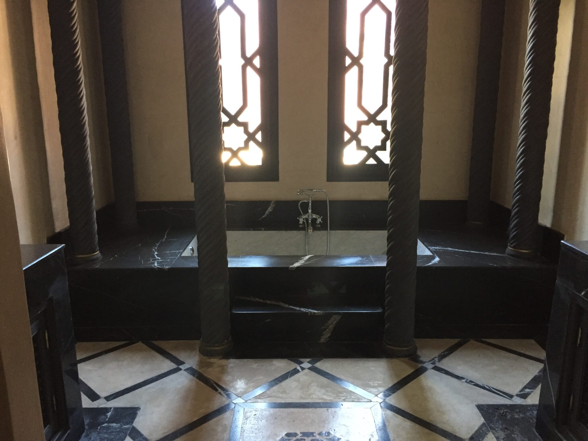 فيلا رفيعة بتصميم راق وفضاء فسيح / مراكش