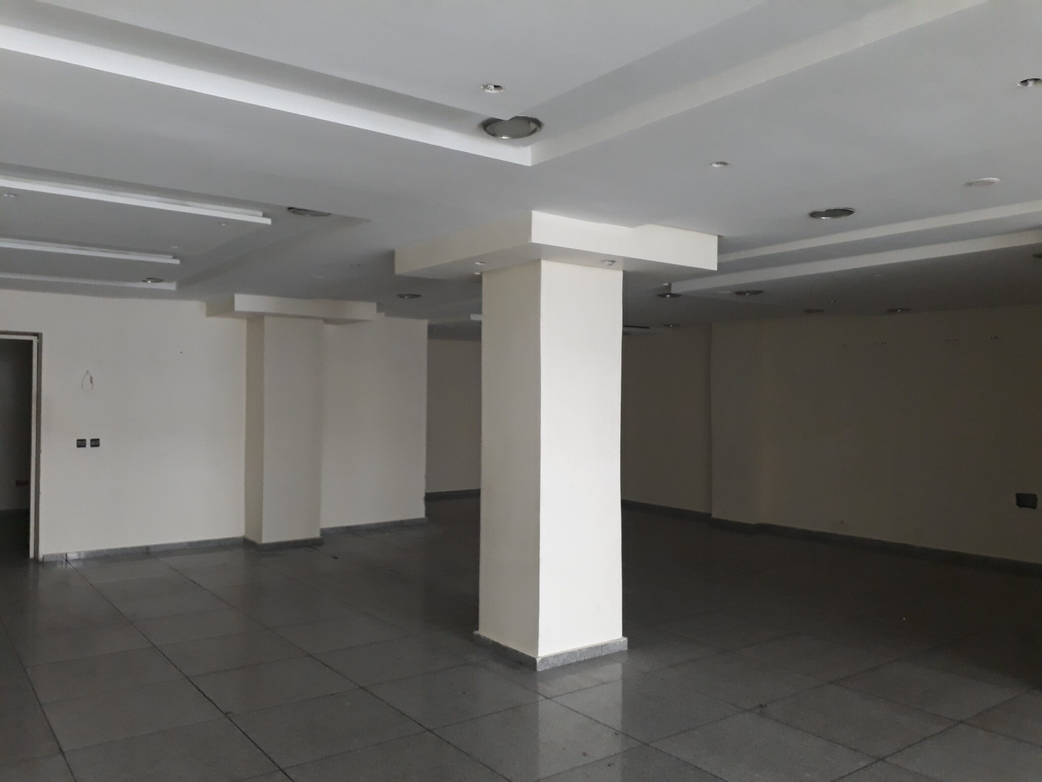 محل تجاري بالقرب من شارع 2 مارس