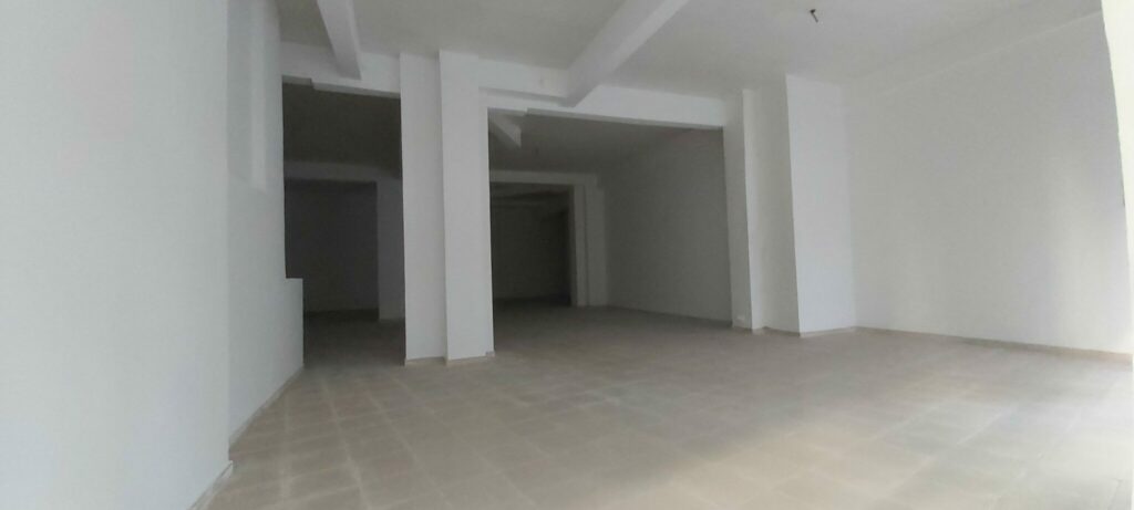 محل تجاري بالقرب من شارع بئر أنزران