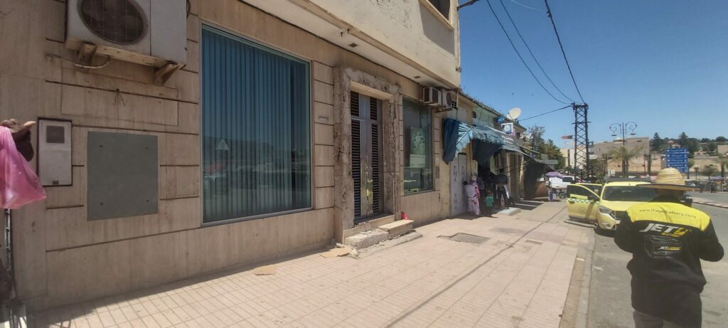 محل تجاري بمساحة 161  متر مربع ببن أحمد