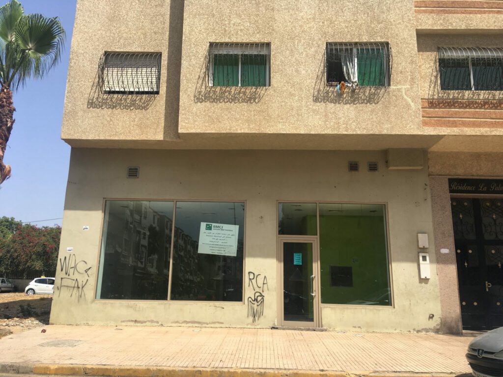 Local commercial de 144 m² très bien exposé, doubles façades à vendre/Quartier NASSIM