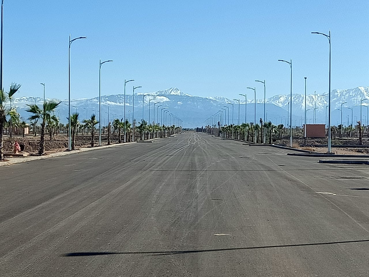 مجموعة من القطع الأرضية بموقع استراتيجي