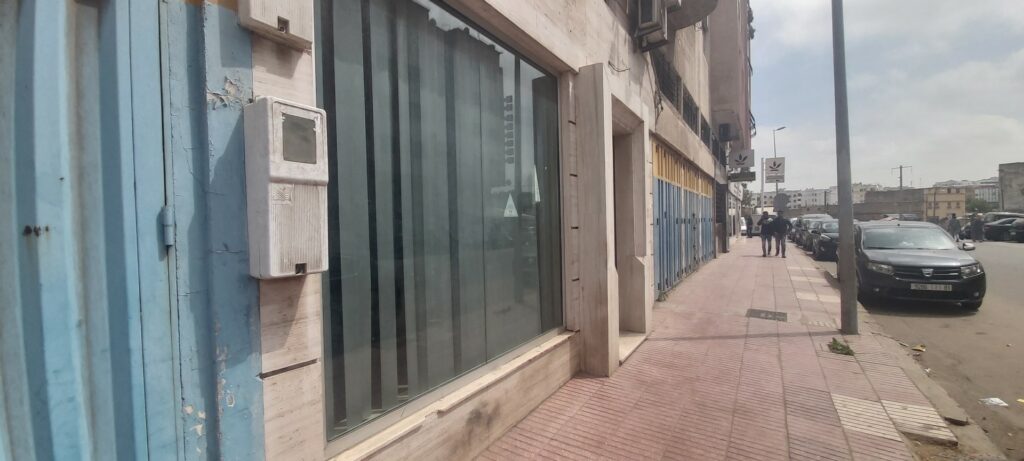 محل تجاري بمساحة  91 متر مربع