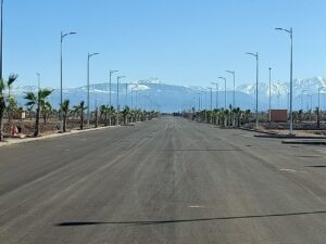 مجموعة من القطع الأرضية بموقع استراتيجي