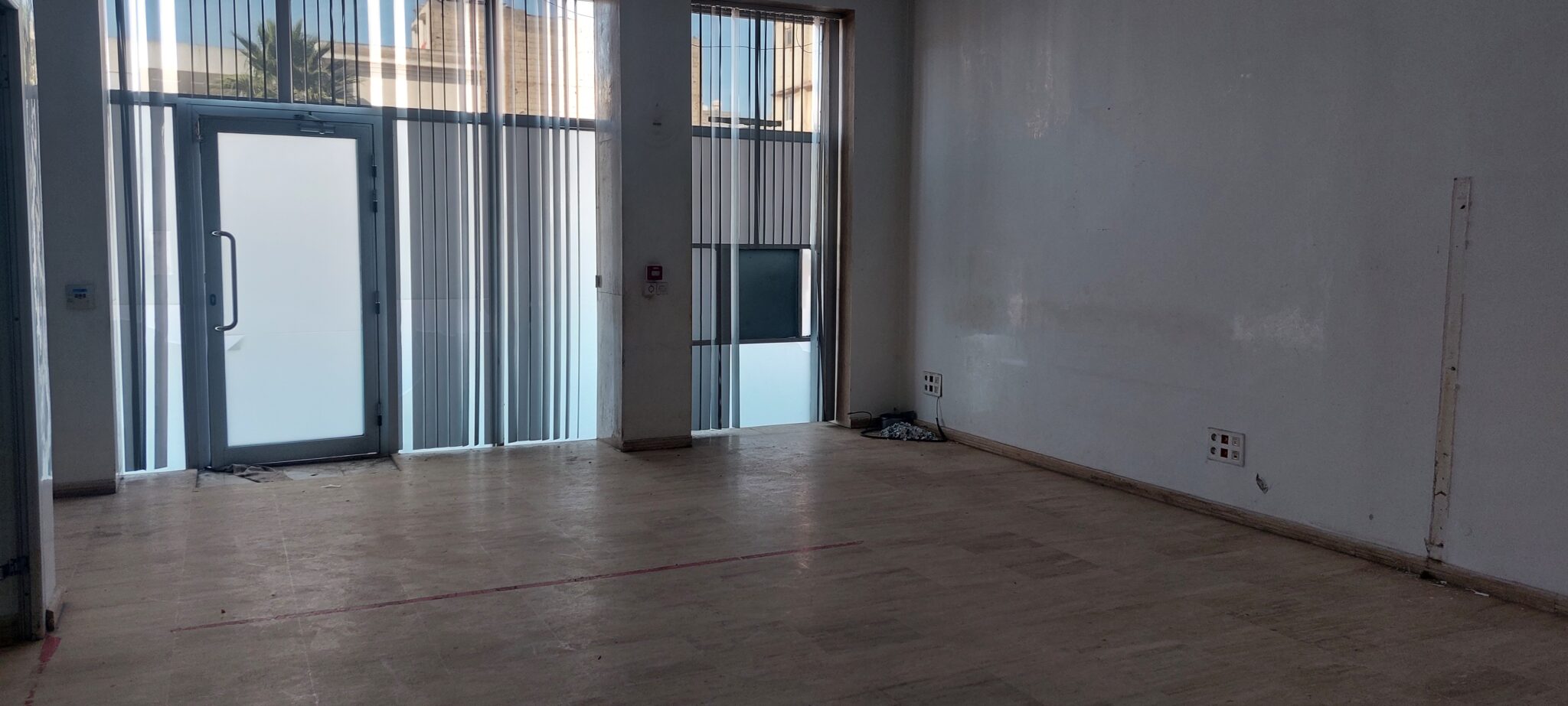 LOCAL COMMERCIAL A VENDRE SUR LE BD IBN HAITAM – SALE