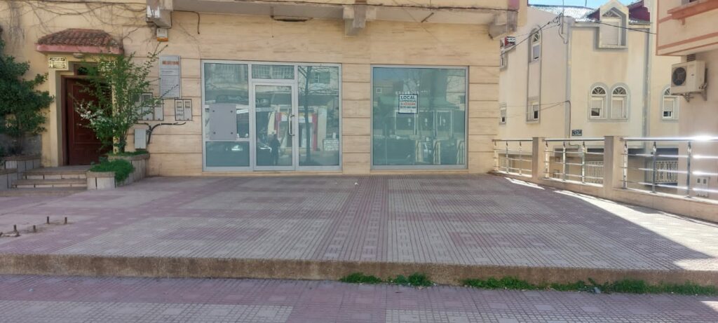 LOCAL COMMERCIAL A VENDRE A AZROU