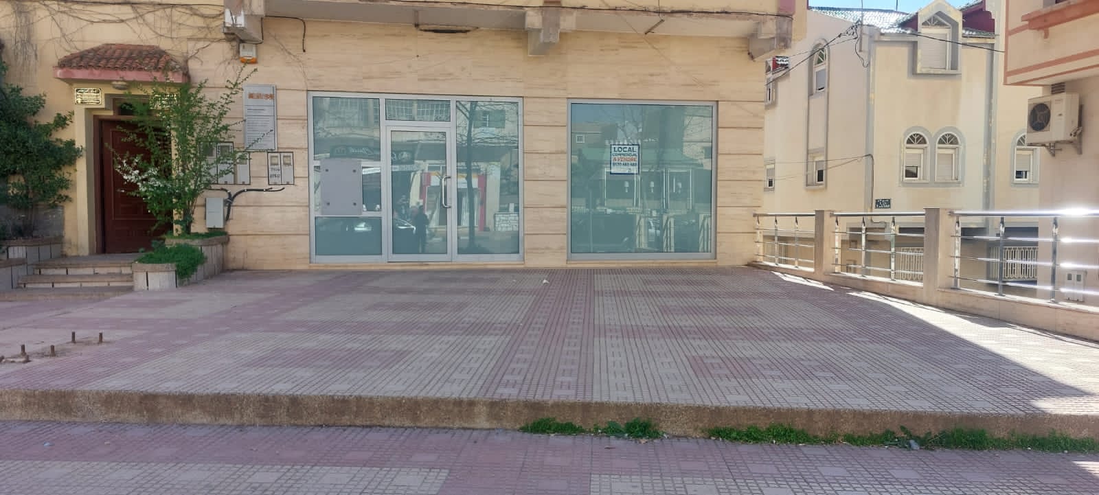LOCAL COMMERCIAL A VENDRE A AZROU