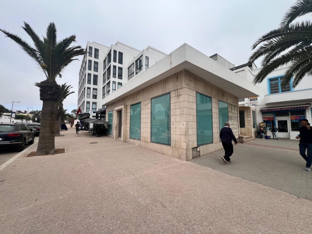 Local commercial à vendre à l’angle Avenue des FAR & Rue de l’Entraide – Agadir