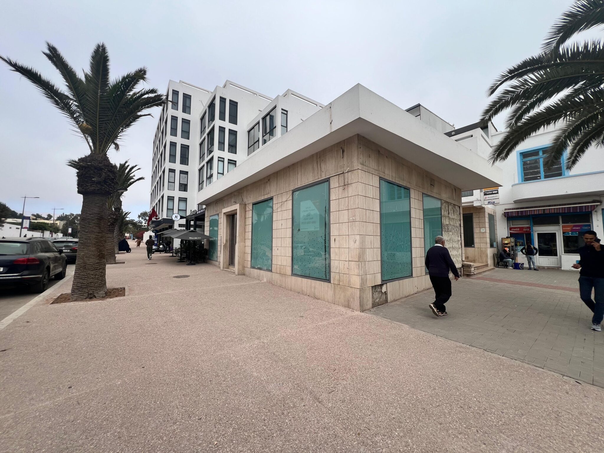 Local commercial à vendre à l’angle Avenue des FAR & Rue de l’Entraide – Agadir