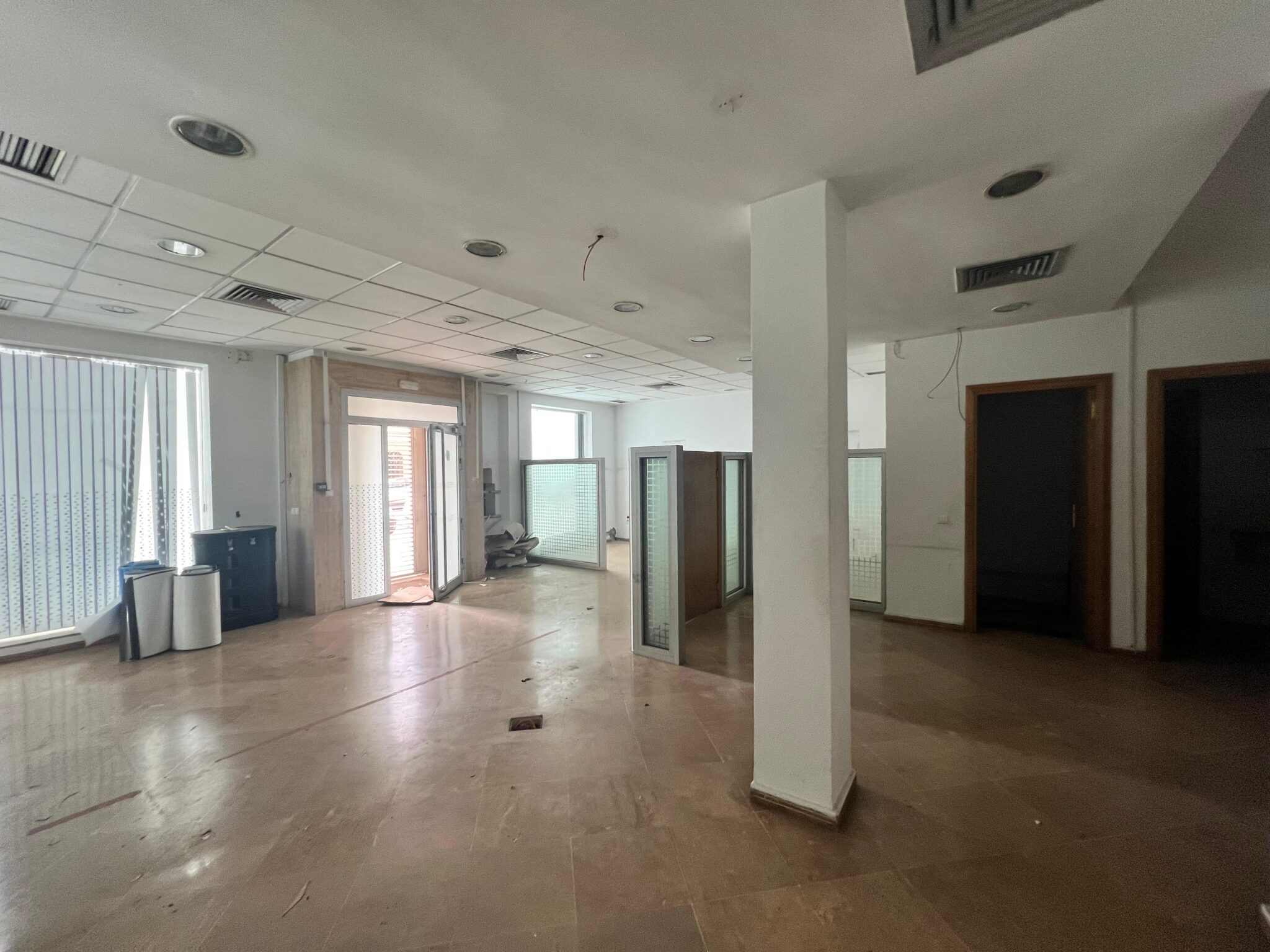 Local commercial à vendre à l’angle Avenue des FAR & Rue de l’Entraide – Agadir