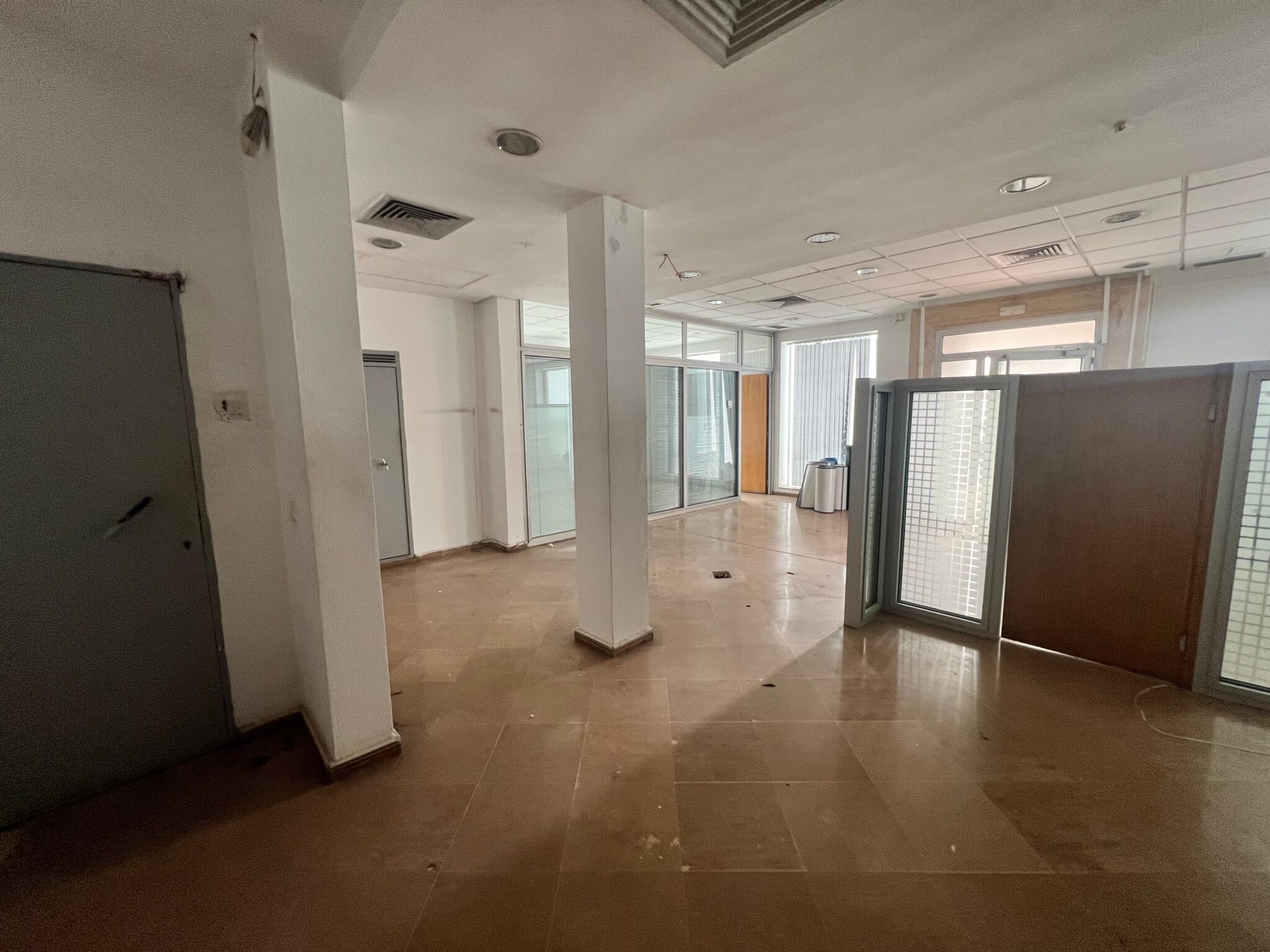 Local commercial à vendre à l’angle Avenue des FAR & Rue de l’Entraide – Agadir