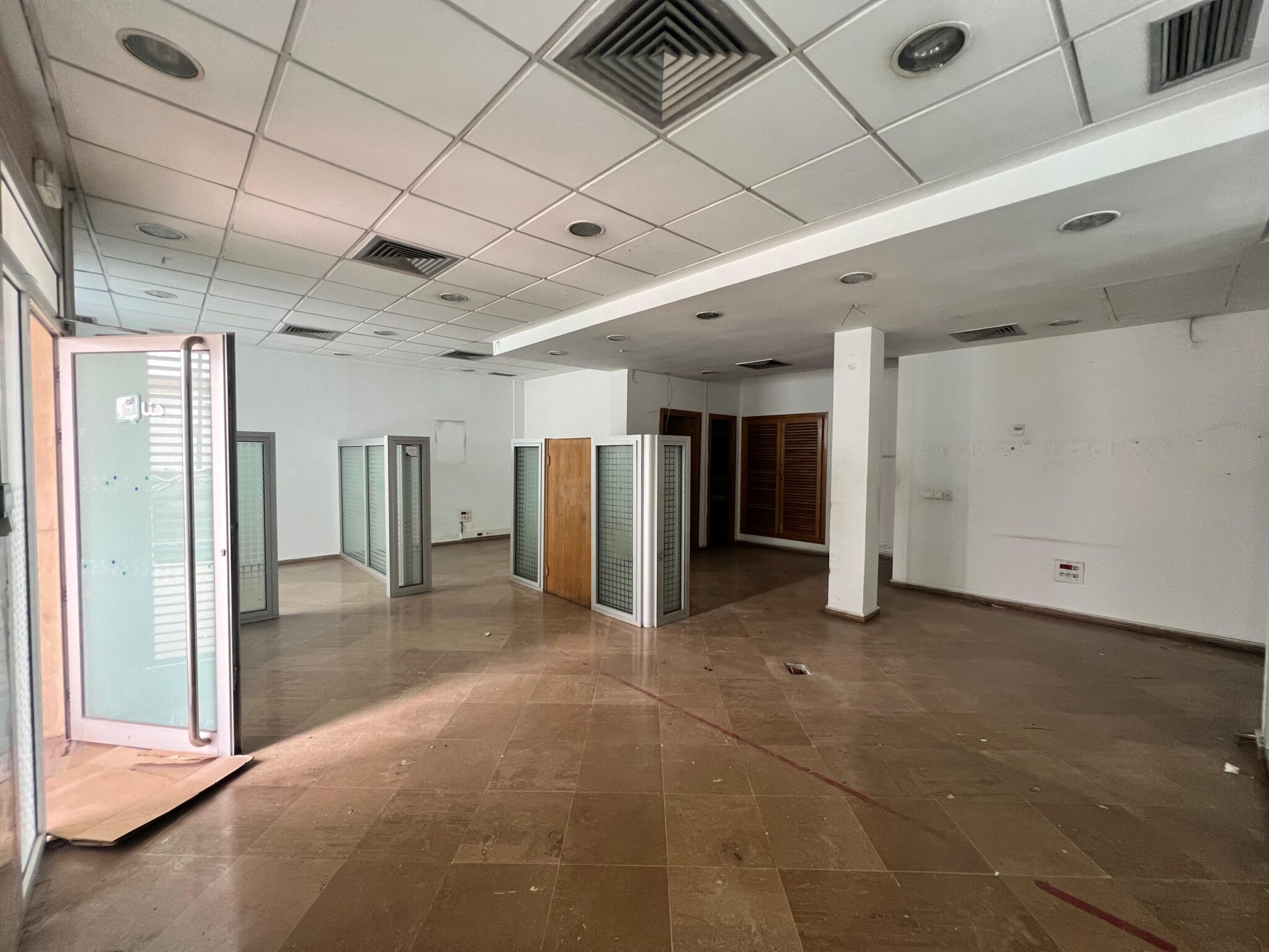 Local commercial à vendre à l’angle Avenue des FAR & Rue de l’Entraide – Agadir